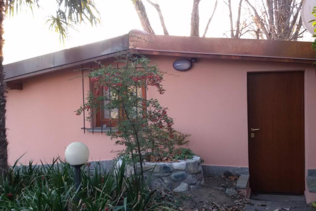 Como Lakeside Cottage - Lakefront Private Garden With Private Access To The Lake Onno 外观 照片