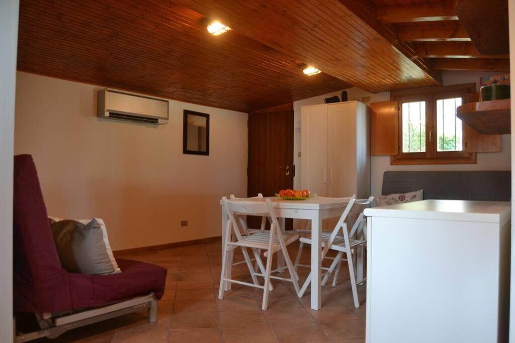 Como Lakeside Cottage - Lakefront Private Garden With Private Access To The Lake Onno 外观 照片