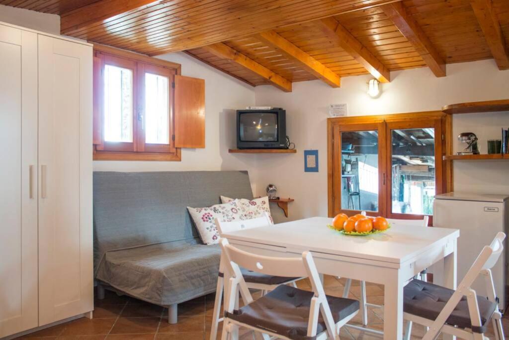 Como Lakeside Cottage - Lakefront Private Garden With Private Access To The Lake Onno 外观 照片