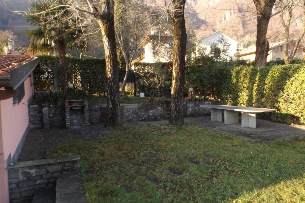 Como Lakeside Cottage - Lakefront Private Garden With Private Access To The Lake Onno 外观 照片
