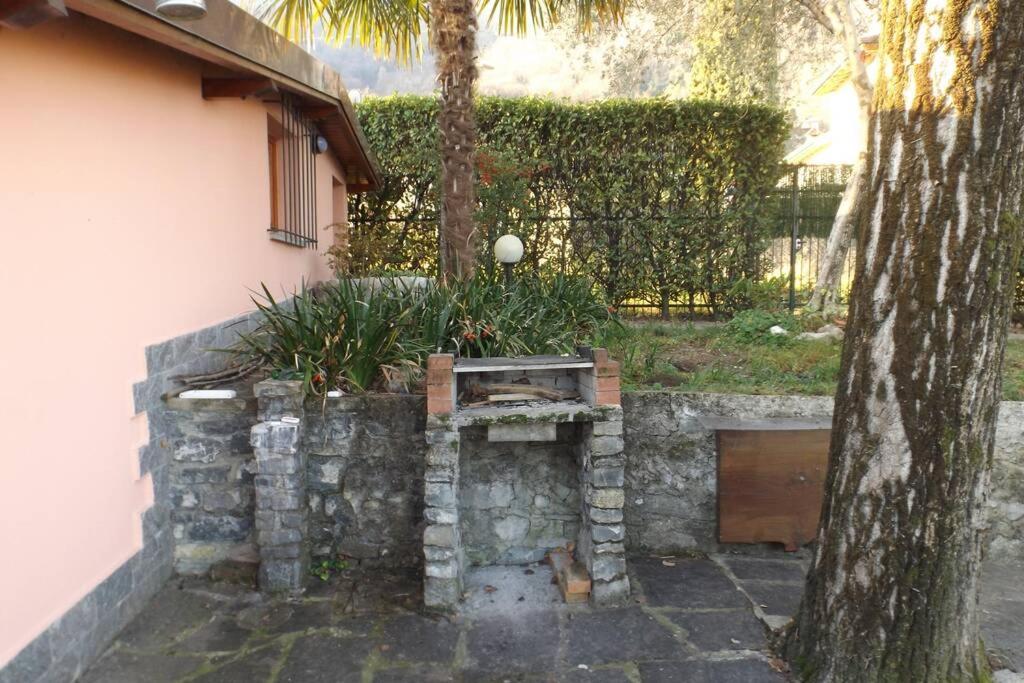 Como Lakeside Cottage - Lakefront Private Garden With Private Access To The Lake Onno 外观 照片