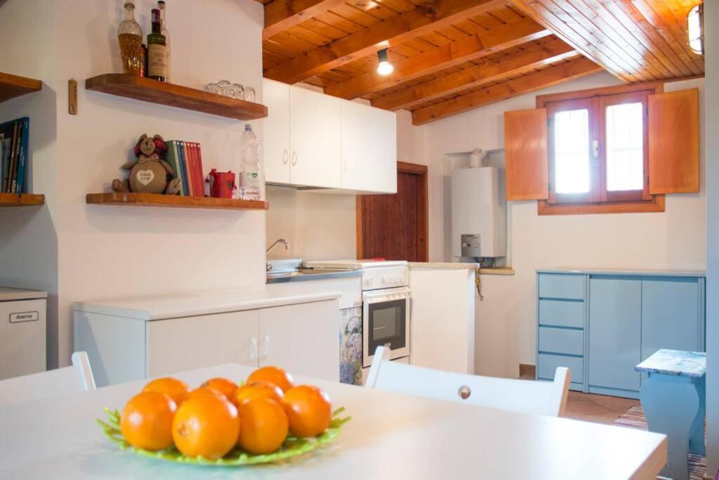 Como Lakeside Cottage - Lakefront Private Garden With Private Access To The Lake Onno 外观 照片