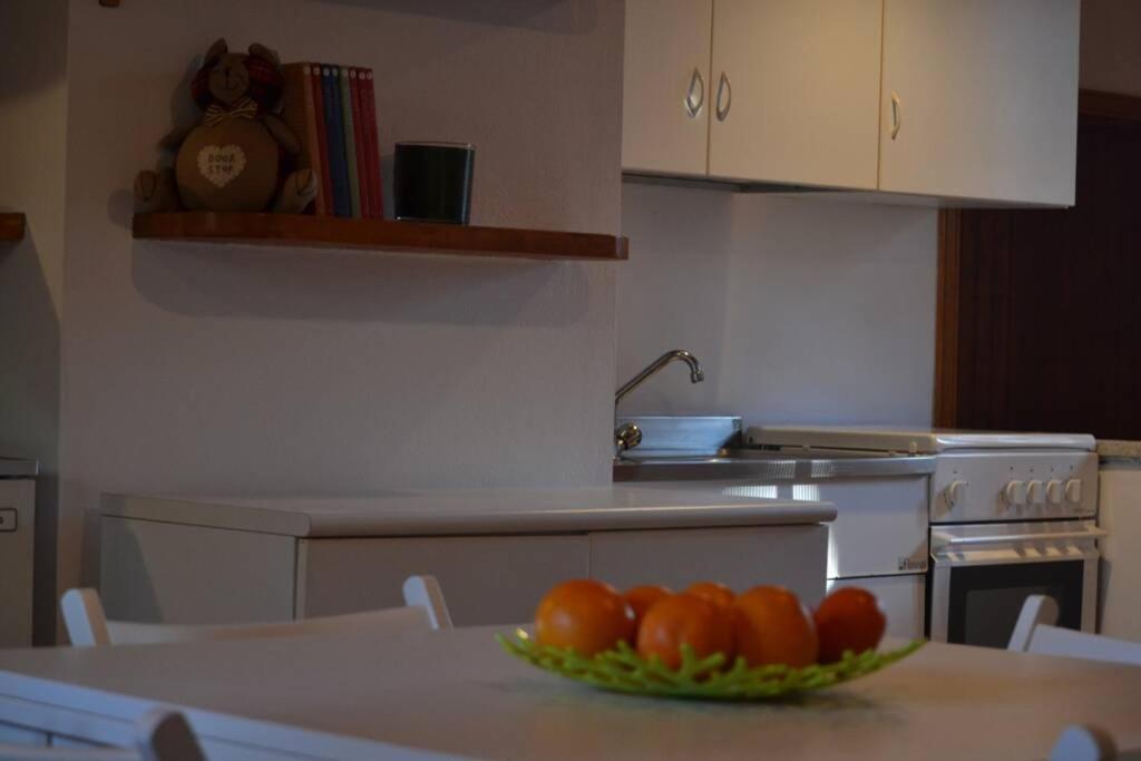 Como Lakeside Cottage - Lakefront Private Garden With Private Access To The Lake Onno 外观 照片