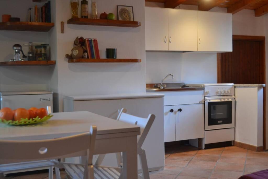 Como Lakeside Cottage - Lakefront Private Garden With Private Access To The Lake Onno 外观 照片